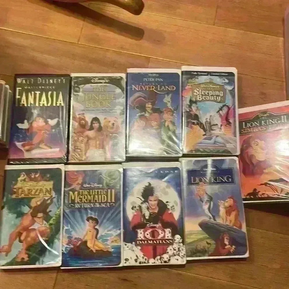 Disney Classics VHS collection - Picture 3 of 3